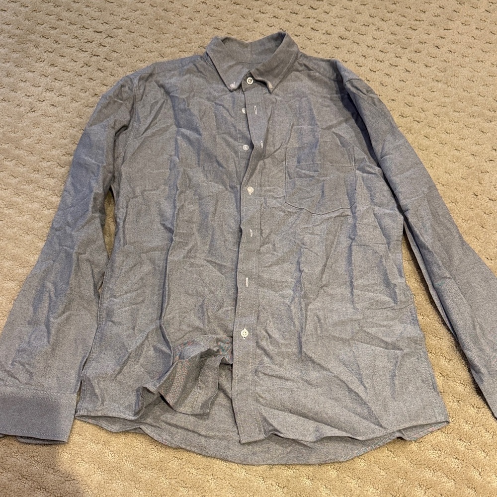 Classic Men's Gray Casual Button-Down Shirt